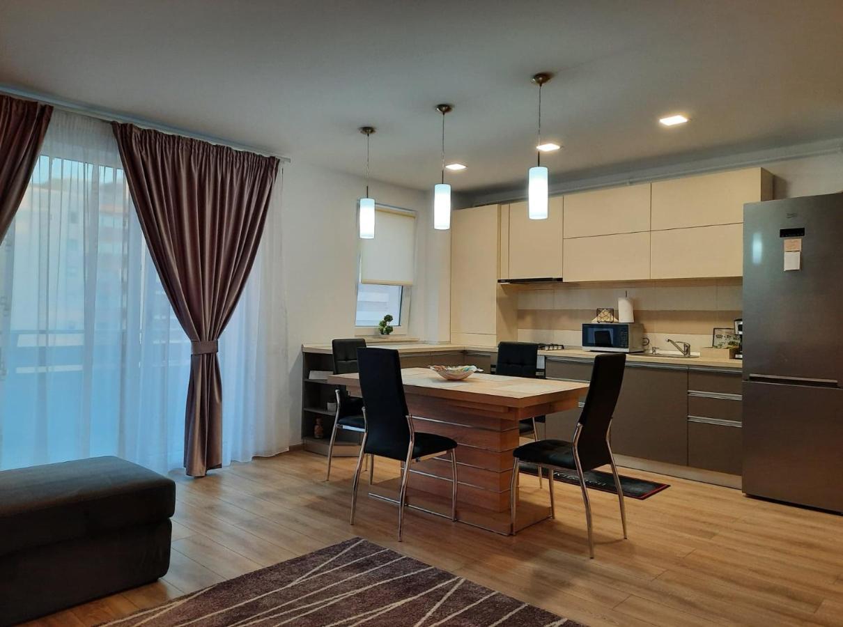 Sorin'S Comfortable Apartment Брашов Екстериор снимка